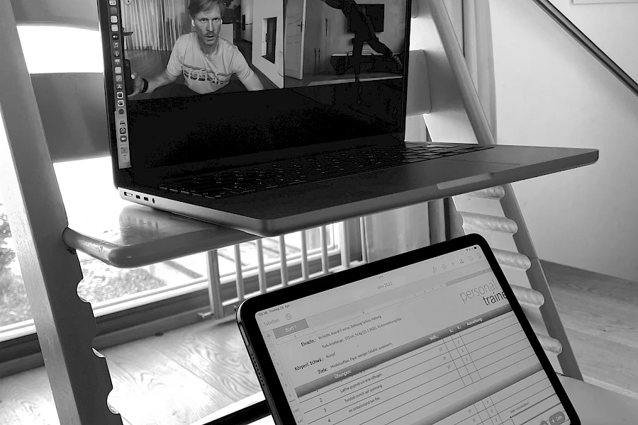 uk-cover><canvas width=